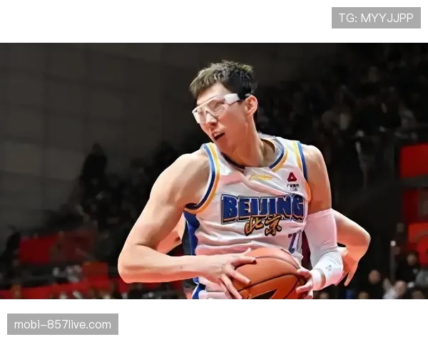 北京周琦罚球命中率不足60% 关键时刻影响防守专注